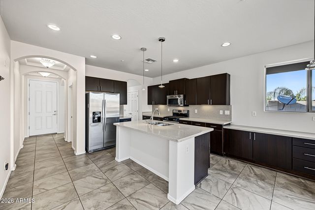 3275 E SPORTS Drive, Gilbert, AZ 85298