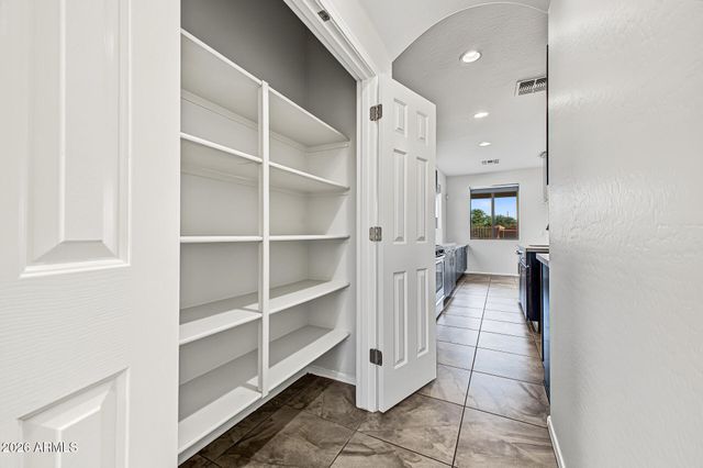 3275 E SPORTS Drive, Gilbert, AZ 85298