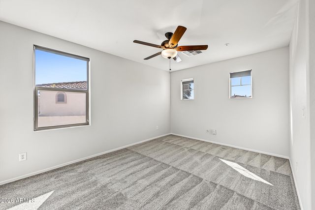 3275 E SPORTS Drive, Gilbert, AZ 85298