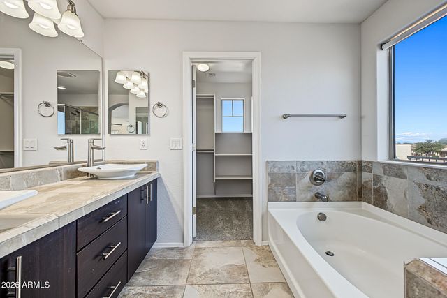 3275 E SPORTS Drive, Gilbert, AZ 85298
