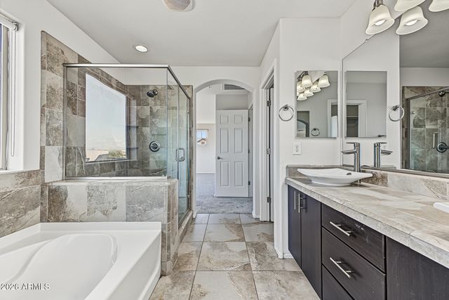 3275 E SPORTS Drive, Gilbert, AZ 85298