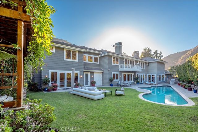 1502 Bienveneda, Pacific Palisades, CA 90272