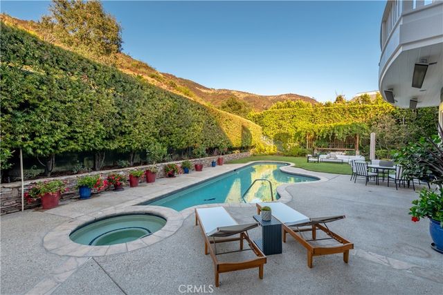 1502 Bienveneda, Pacific Palisades, CA 90272