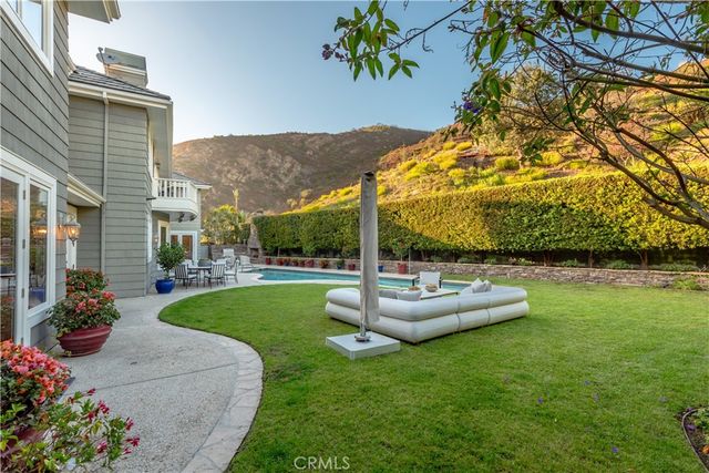 1502 Bienveneda, Pacific Palisades, CA 90272
