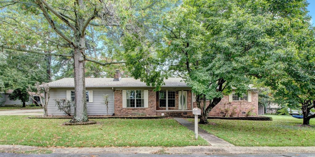 2509 Brookwood Drive, Benton, AR 72015