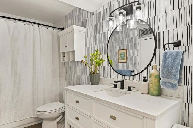 2607 Pirineos Way 103, Carlsbad, CA 92009
