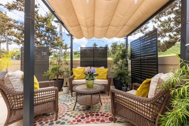 2607 Pirineos Way 103, Carlsbad, CA 92009