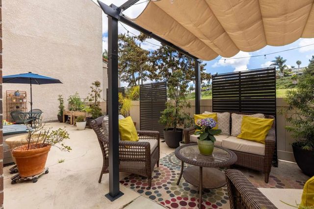 2607 Pirineos Way 103, Carlsbad, CA 92009