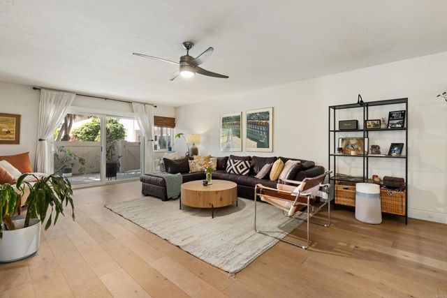 2607 Pirineos Way 103, Carlsbad, CA 92009