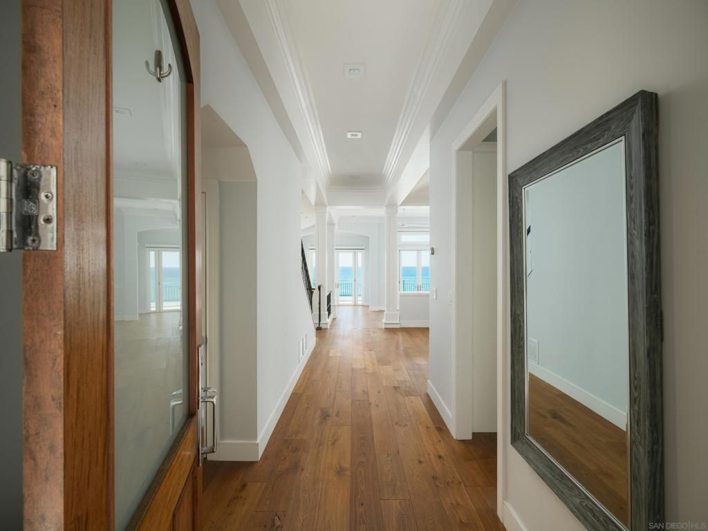 6911 Neptune Pl, La Jolla, CA 92037 — photo 3