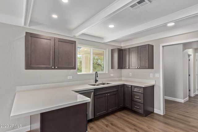 7525 W Lake Erie Drive, Casa Grande, AZ 85194