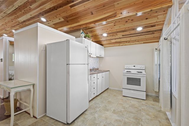 53 Bentwood Drive, Pottsboro, TX 75076