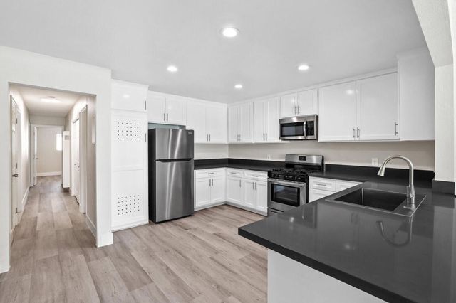 200 E Wakefield Avenue, Anaheim, CA 92802