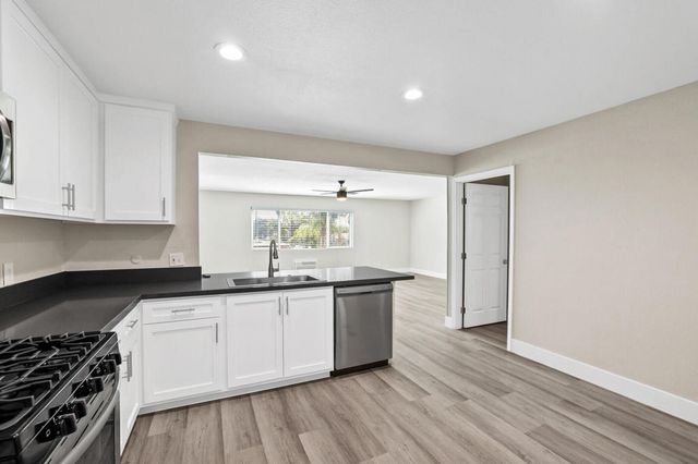 200 E Wakefield Avenue, Anaheim, CA 92802