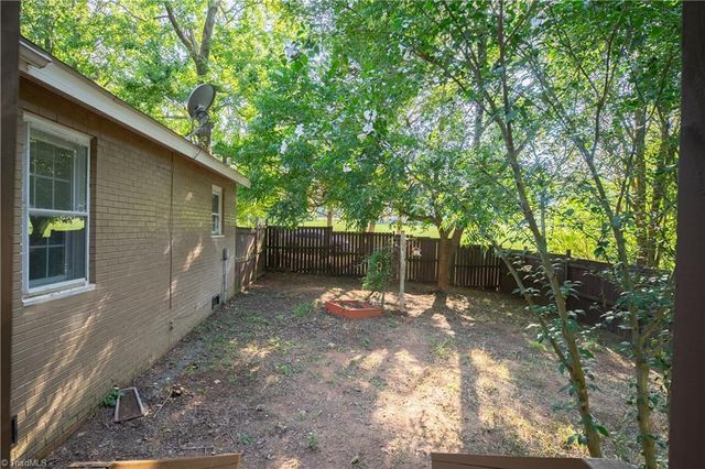 7606 Bailey Lane, Liberty, NC 27298