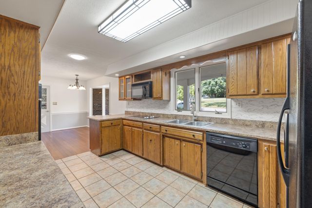 1025 Woodspoint Drive, Lawrenceburg, KY 40342