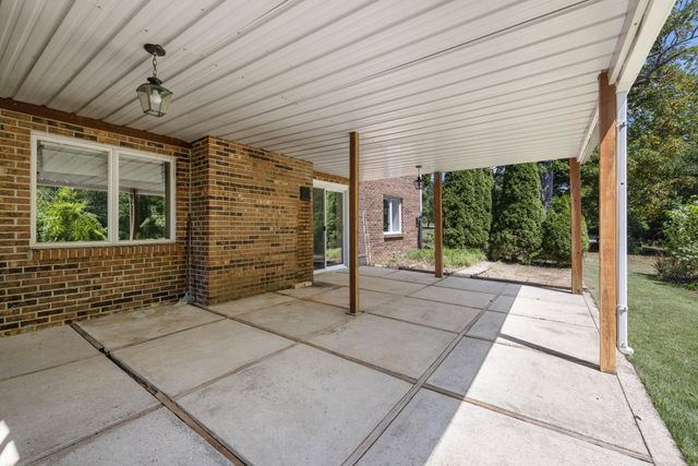 1025 Woodspoint Drive, Lawrenceburg, KY 40342