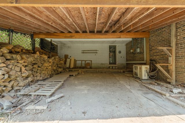 1025 Woodspoint Drive, Lawrenceburg, KY 40342