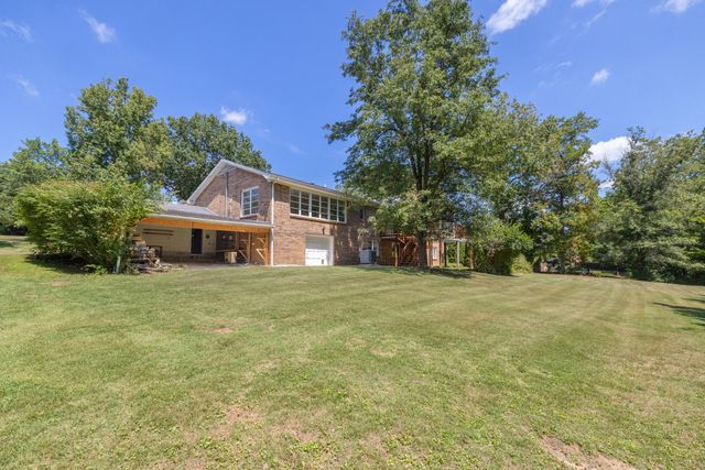 1025 Woodspoint Drive, Lawrenceburg, KY 40342