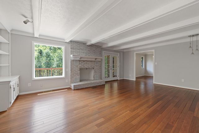 1025 Woodspoint Drive, Lawrenceburg, KY 40342