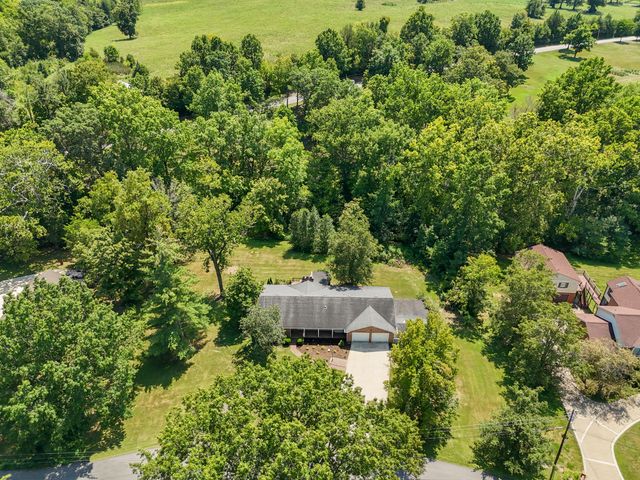 1025 Woodspoint Drive, Lawrenceburg, KY 40342