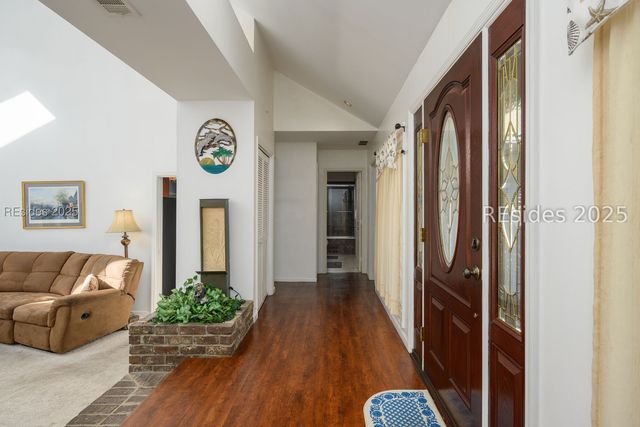 27 Barony Ln, Hilton Head Island, SC 29928