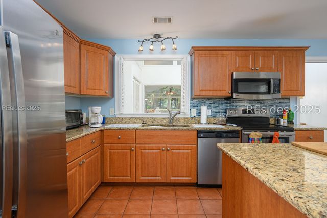 27 Barony Ln, Hilton Head Island, SC 29928