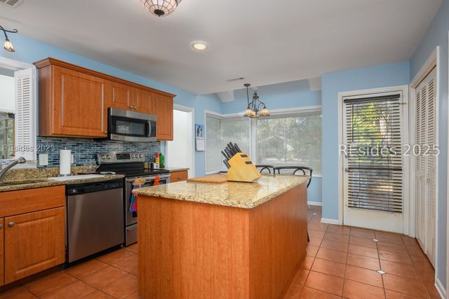 27 Barony Ln, Hilton Head Island, SC 29928