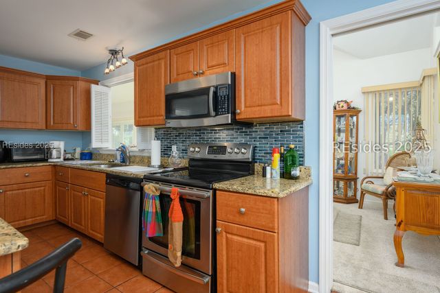 27 Barony Ln, Hilton Head Island, SC 29928