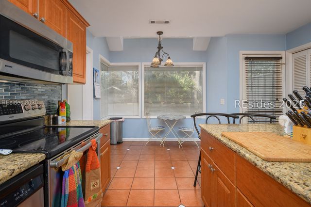 27 Barony Ln, Hilton Head Island, SC 29928