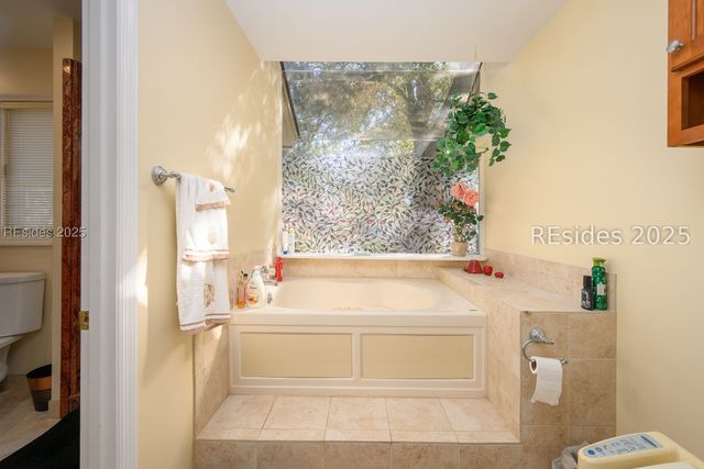 27 Barony Ln, Hilton Head Island, SC 29928