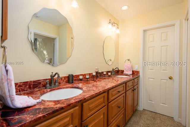 27 Barony Ln, Hilton Head Island, SC 29928