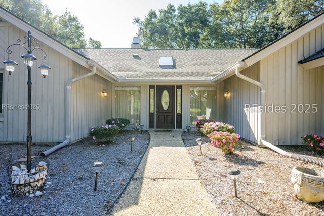 27 Barony Ln, Hilton Head Island, SC 29928