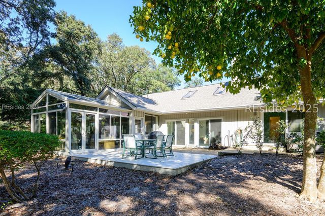 27 Barony Ln, Hilton Head Island, SC 29928