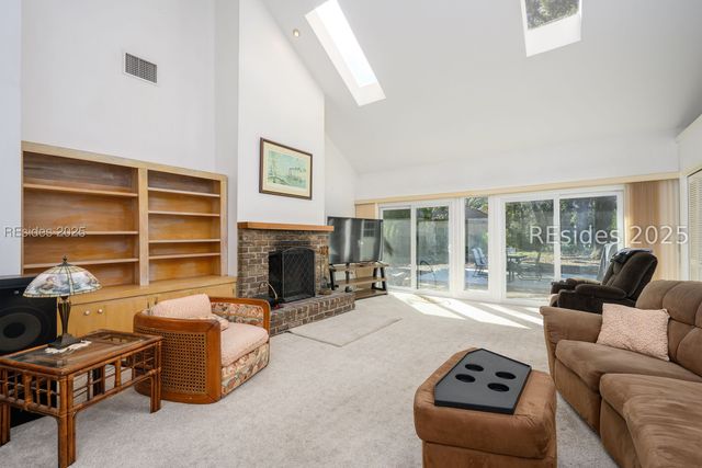 27 Barony Ln, Hilton Head Island, SC 29928