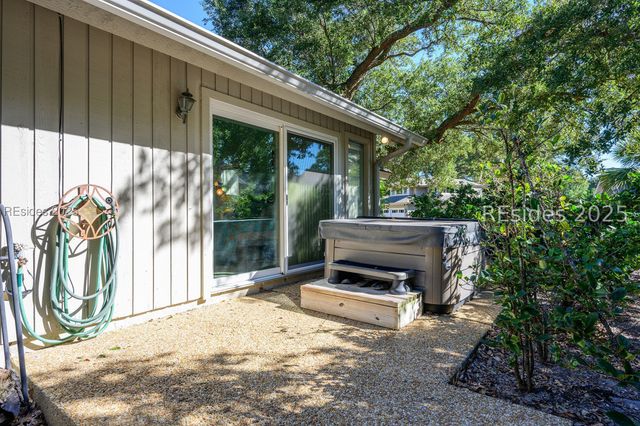 27 Barony Ln, Hilton Head Island, SC 29928