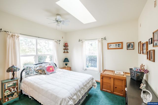 35628 Knox Butte Rd E, Albany, OR 97322