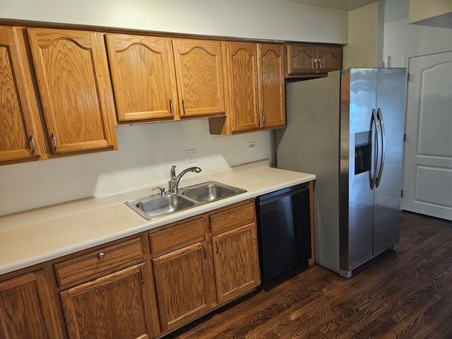 10723 5th Ave Cut Off Avenue 103, Countryside, IL 60525