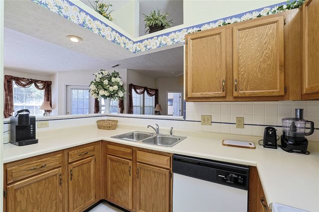 6714 Washington Circle, Middletown, OH 45005
