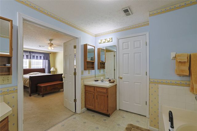 6714 Washington Circle, Middletown, OH 45005