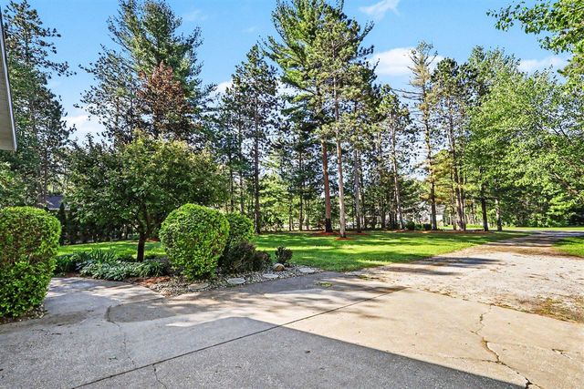 7474 Wiczer Drive, Whitehall, MI 49461