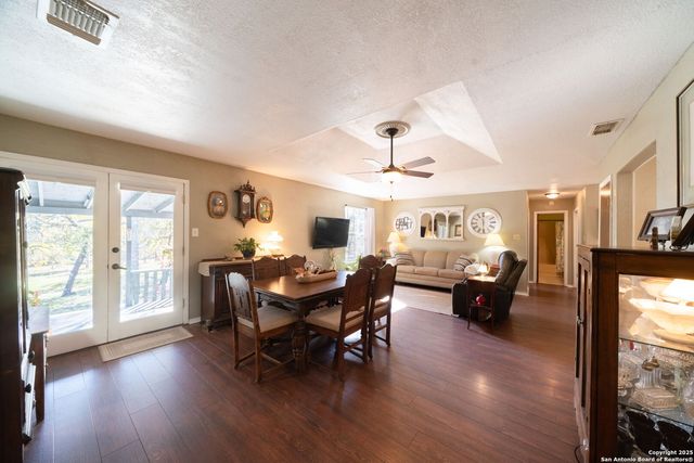 119 Post Oak Rd, La Vernia, TX 78121