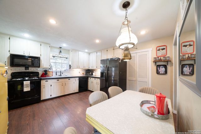 119 Post Oak Rd, La Vernia, TX 78121