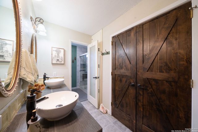 119 Post Oak Rd, La Vernia, TX 78121