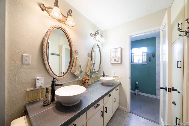 119 Post Oak Rd, La Vernia, TX 78121