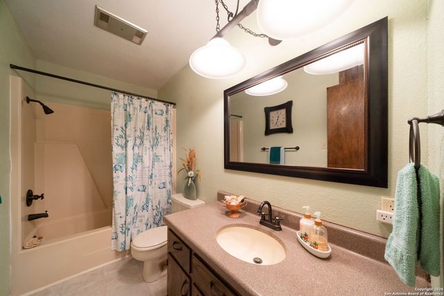 119 Post Oak Rd, La Vernia, TX 78121