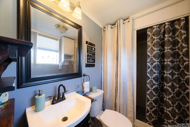 119 Post Oak Rd, La Vernia, TX 78121