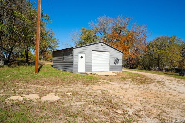 119 Post Oak Rd, La Vernia, TX 78121