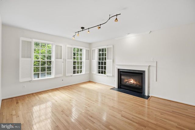 11701 TOWN GREEN RD, Bristow, VA 20136