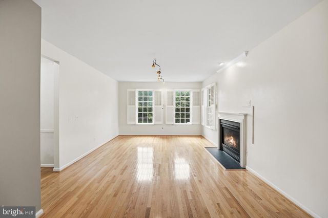 11701 TOWN GREEN RD, Bristow, VA 20136